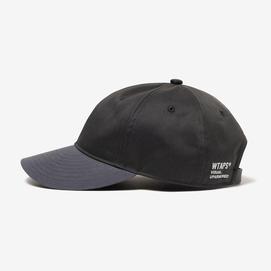 WTAPS 黒キャップ ロゴ刺繍付き