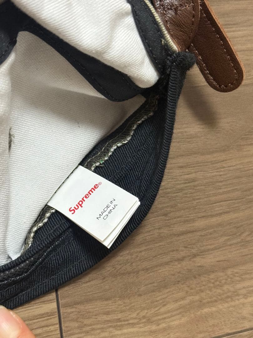 Supreme 迷彩キャップ レザー調バックストラップ