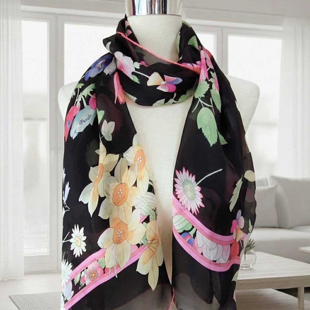 極美品　黒　近年 華やかな花柄　レオナール ストール スカーフ LEONARD