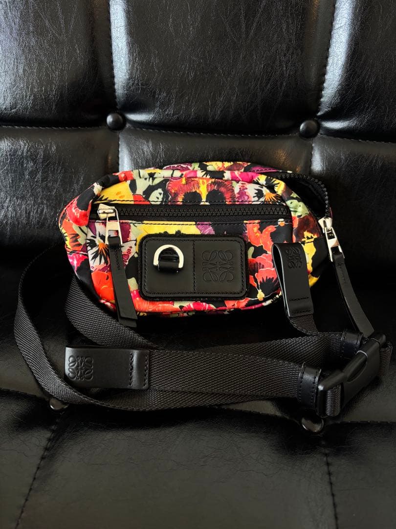 LOEWE ボディバック