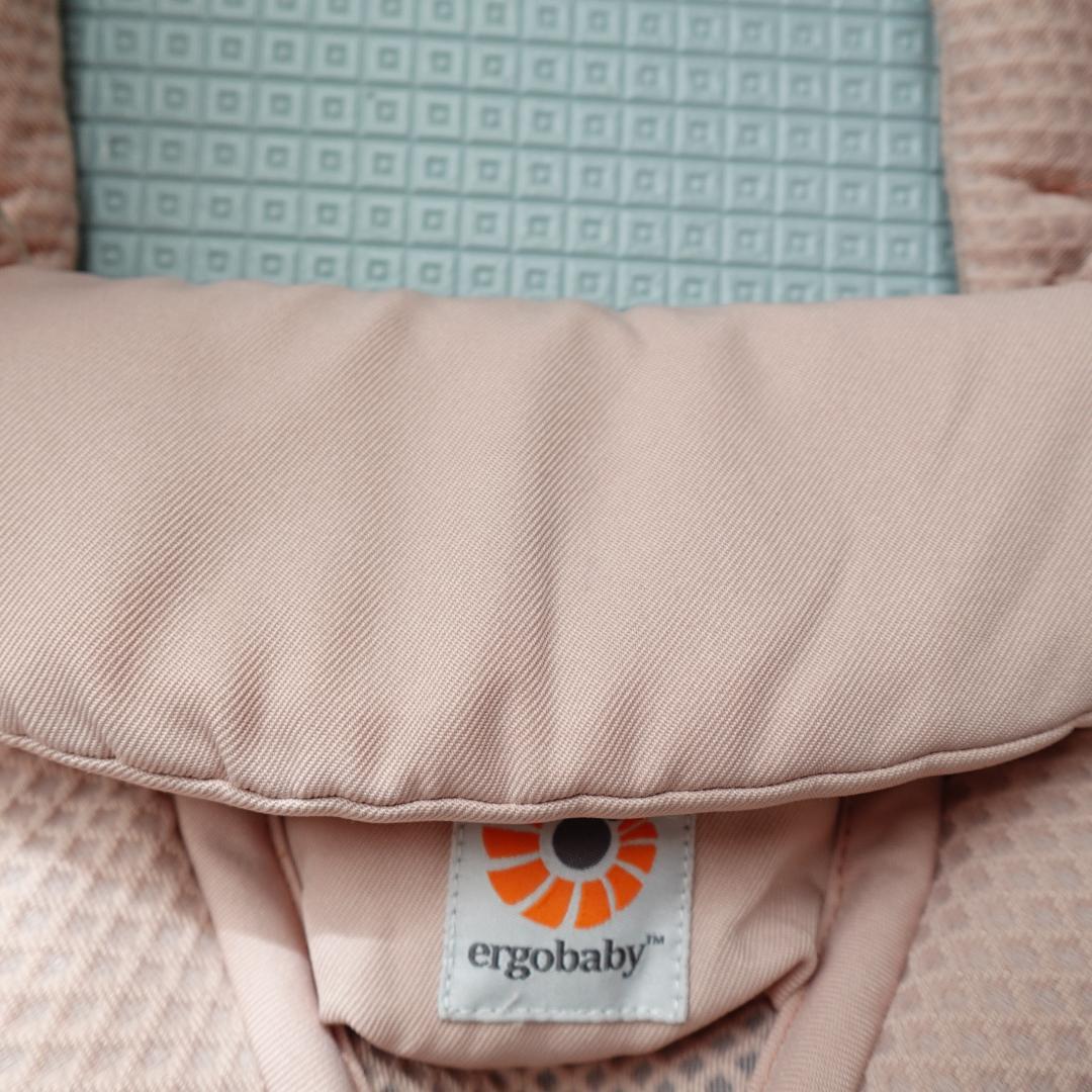 【美品】エルゴベビー オムニブリーズ ピンククォーツ 抱っこ紐　Ergobaby
