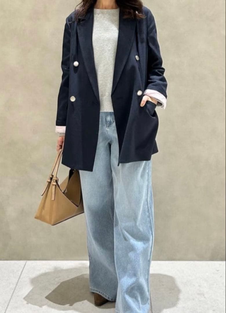 新品　未着用　stola.ダブルブレスト後ろ釦あきジャケット　ネイビー