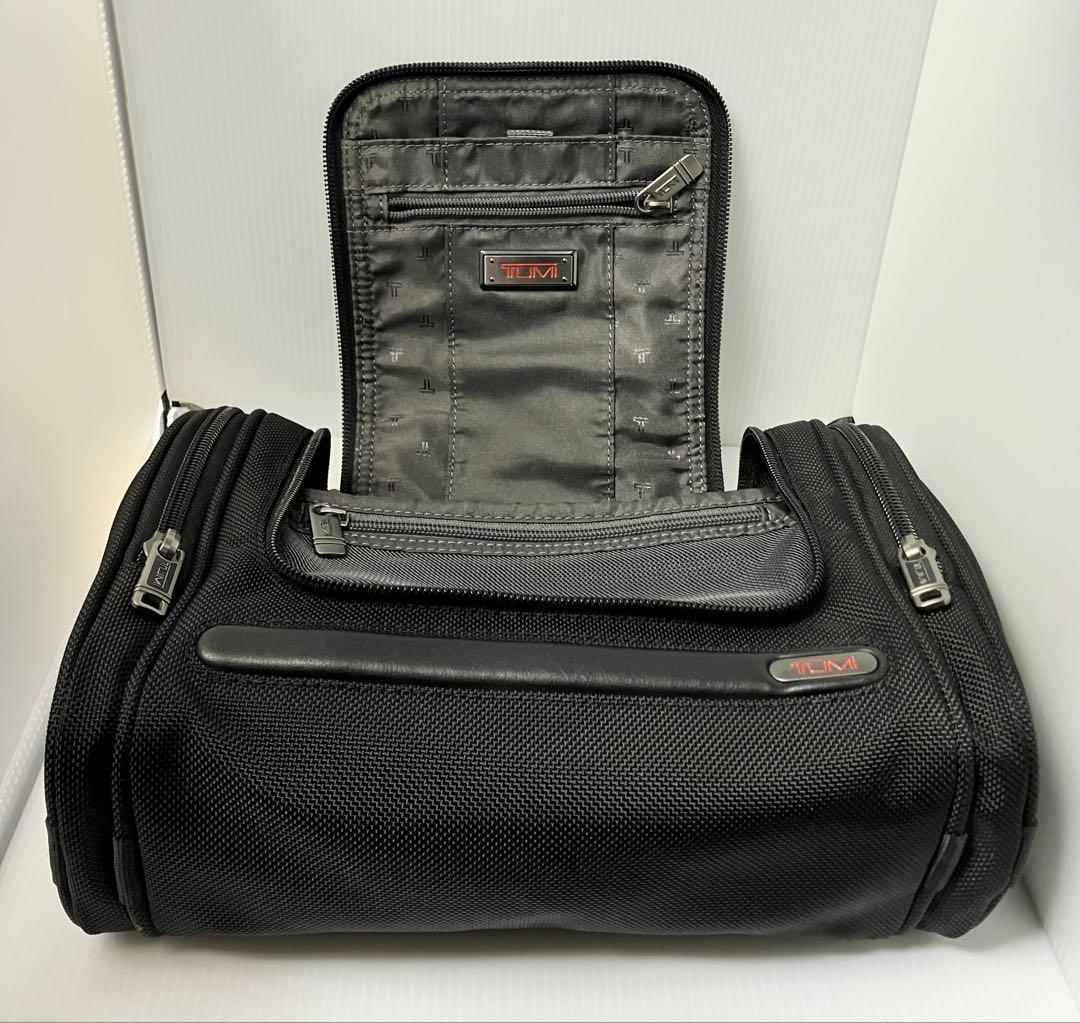 ほぼ新品 美品廃盤 TUMI トゥミ トラベルポーチ 22191D4