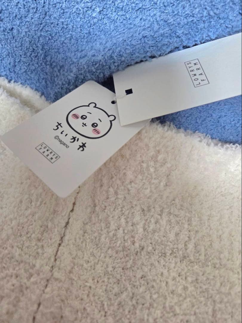 ちいかわ　ローリーズファーム　ハチワレ　ルームウエア　もこもこ