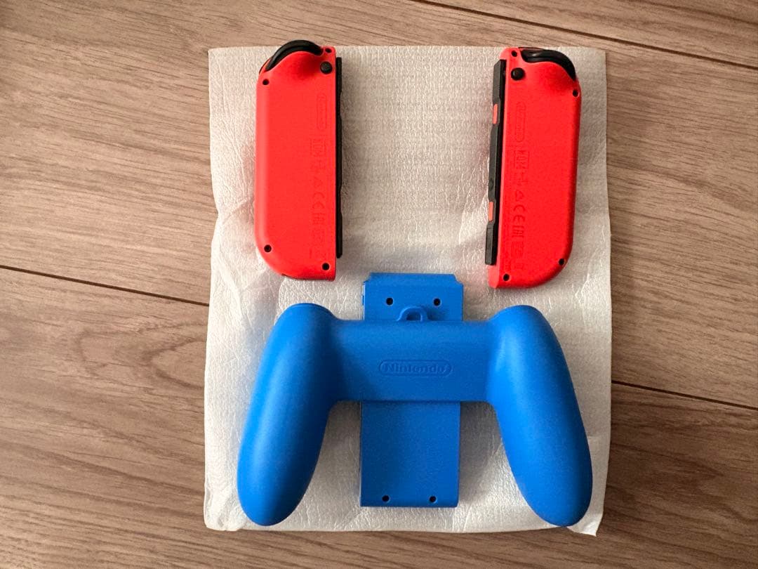 Nintendo Switch レッド 本体 + キャリングケース