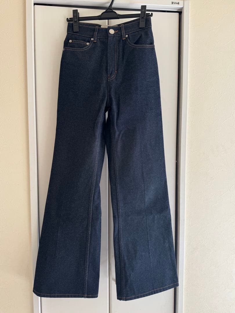 ami デニム 25サイズ　FLARE FIT AMI PARIS
