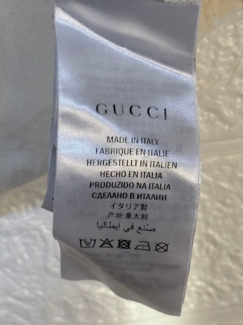 GUCCI アイボリー ロゴ Tシャツ