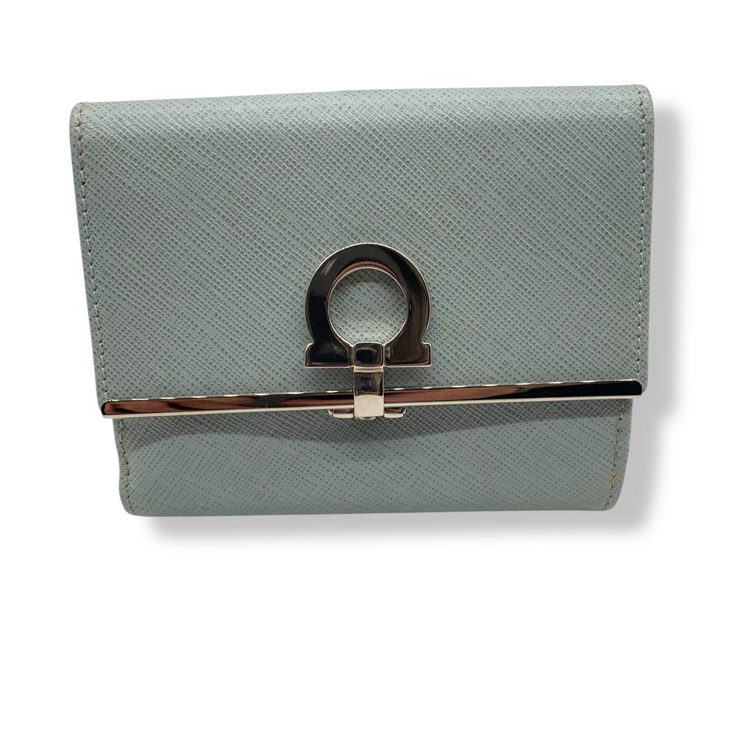 Salvatore Ferragamo ガンチーニ　二つ折り財布　ミントブルー