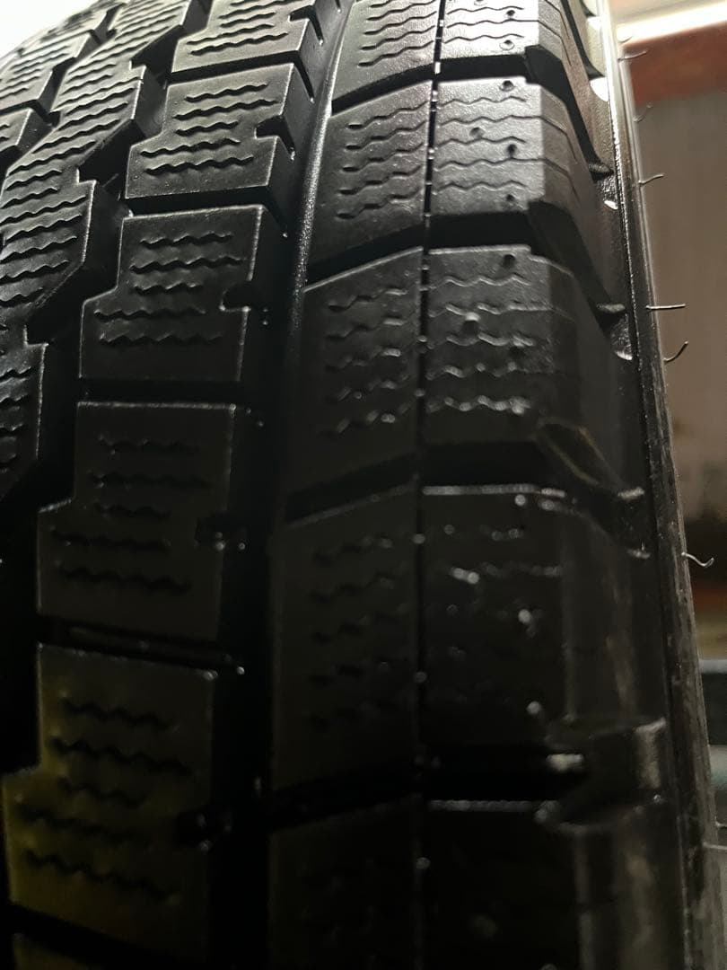195/85R15 113/111L①(１本) あくび