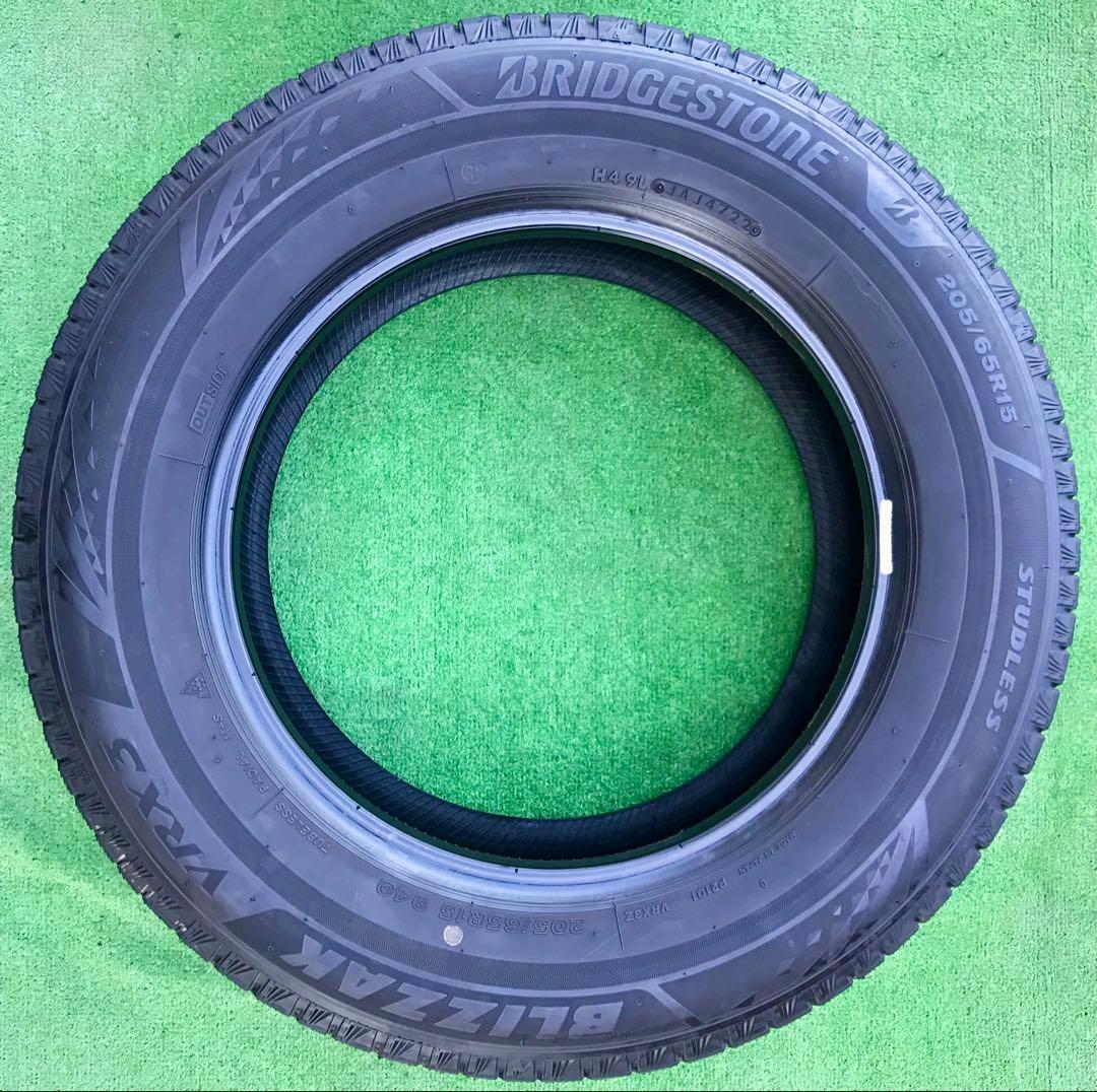 205/65 R15、BRIDGESTONE BLIZZAK VRX3、22年