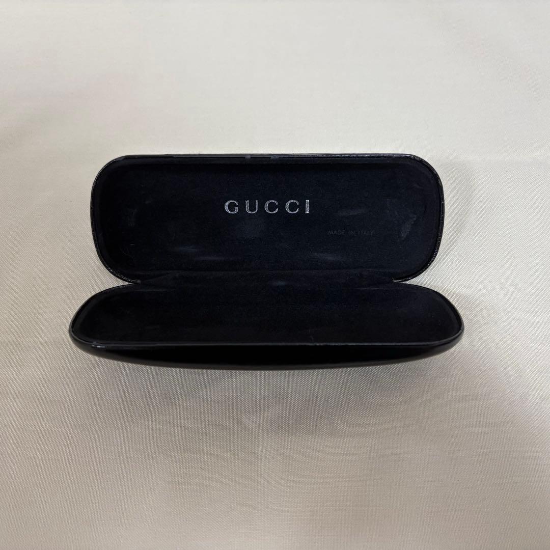 GUCCI ネイビーオーバルサングラス