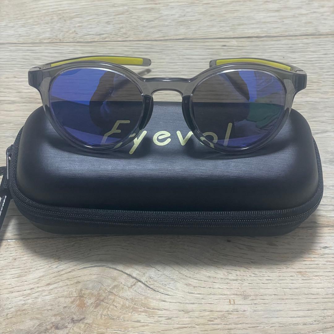 パ*ン様 美中古品! Eyevol（アイヴォル）　サングラス　ケース付き