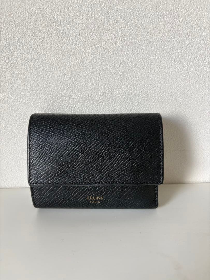 セリーヌCELINE 三つ折り財布 ブラック スモール トリフォールドウォレット