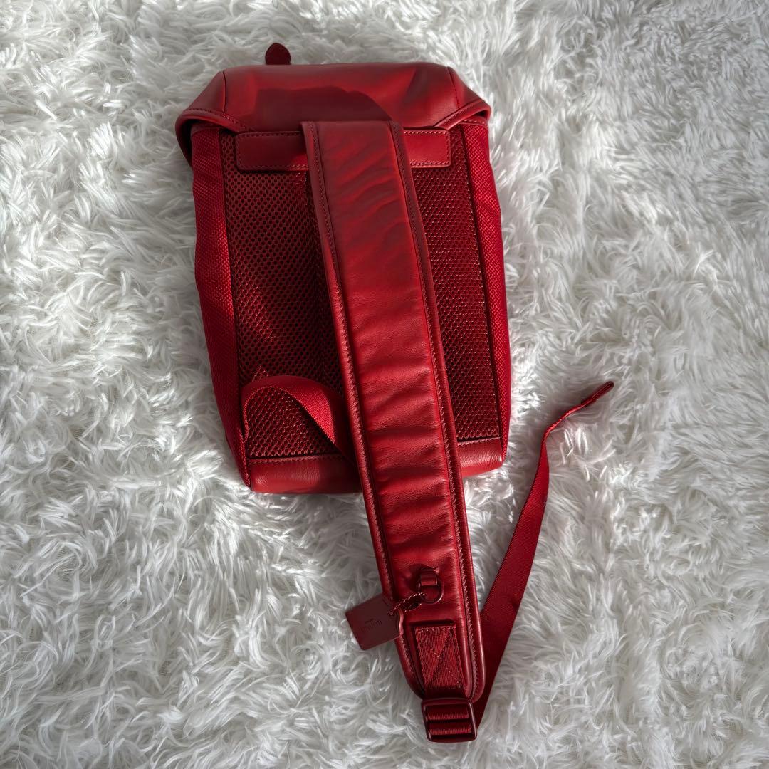 美品 COACH レンジャー ミニパック ボディバッグ 赤