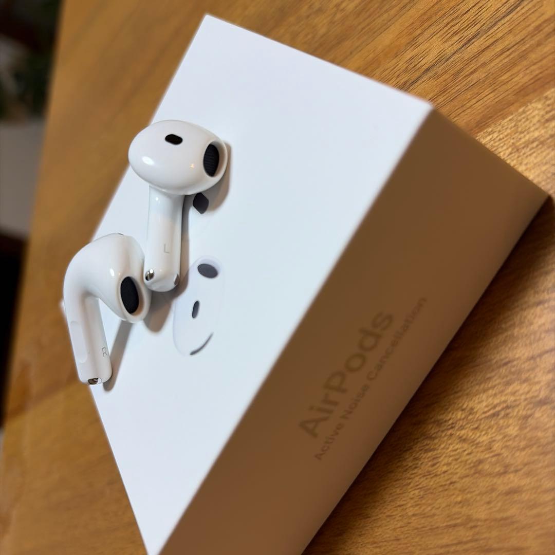 【中古】AirPods 4 アクティブノイズキャンセリング搭載モデル