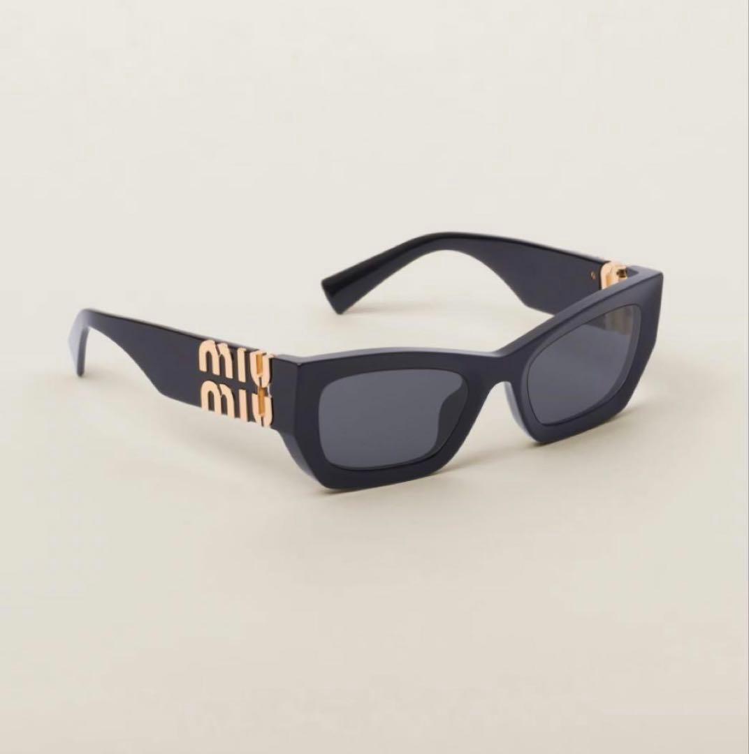 miu miu ブラック スクエア サングラス