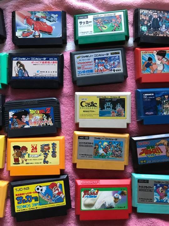 任天堂SALE 初代ファミコン 箱入りアダプター付き +カセット３４本セット！