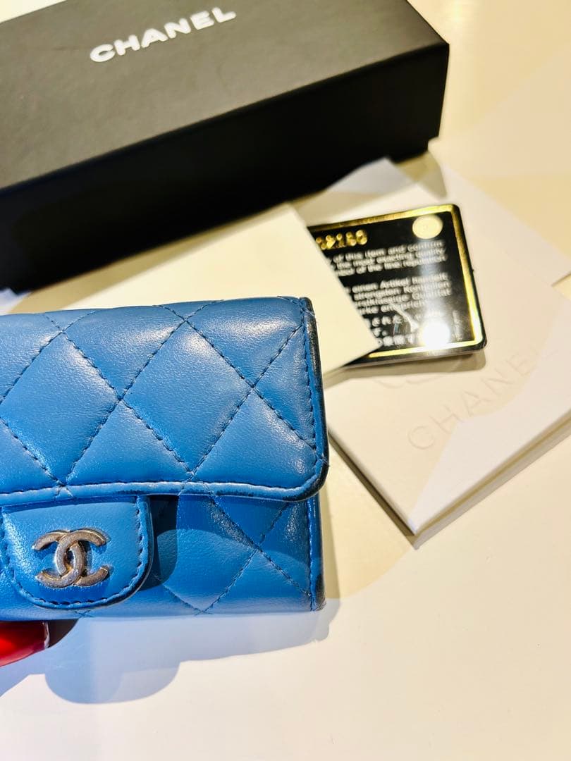 CHANEL マトラッセ フラップ カードケース ミニウォレット ブルー