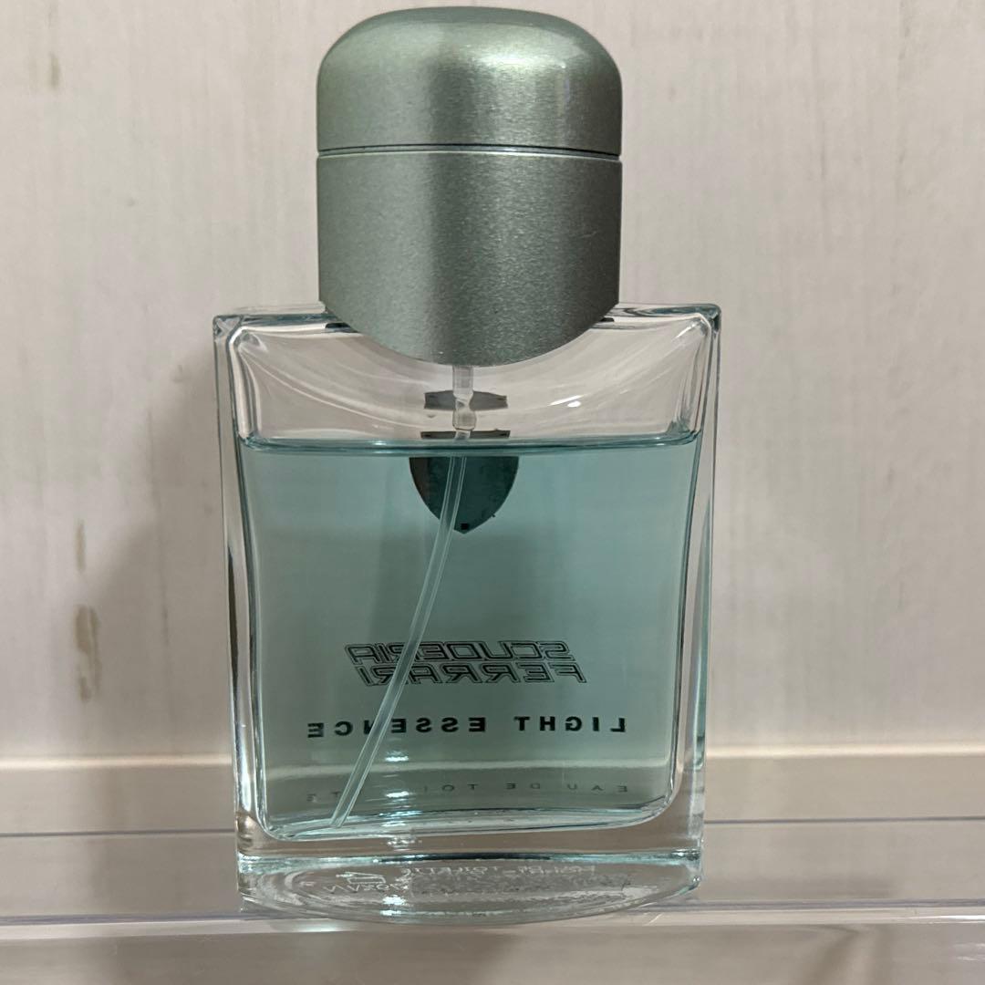 香水(男性用) Ferrari Scuderia Light Essence EDT 75ml