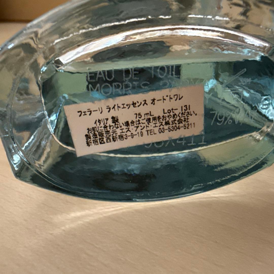 香水(男性用) Ferrari Scuderia Light Essence EDT 75ml