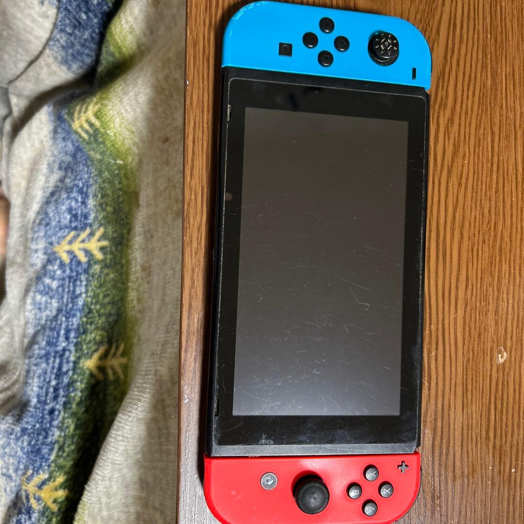 Nintendo Switch 本体 青と赤のJoy-Con
