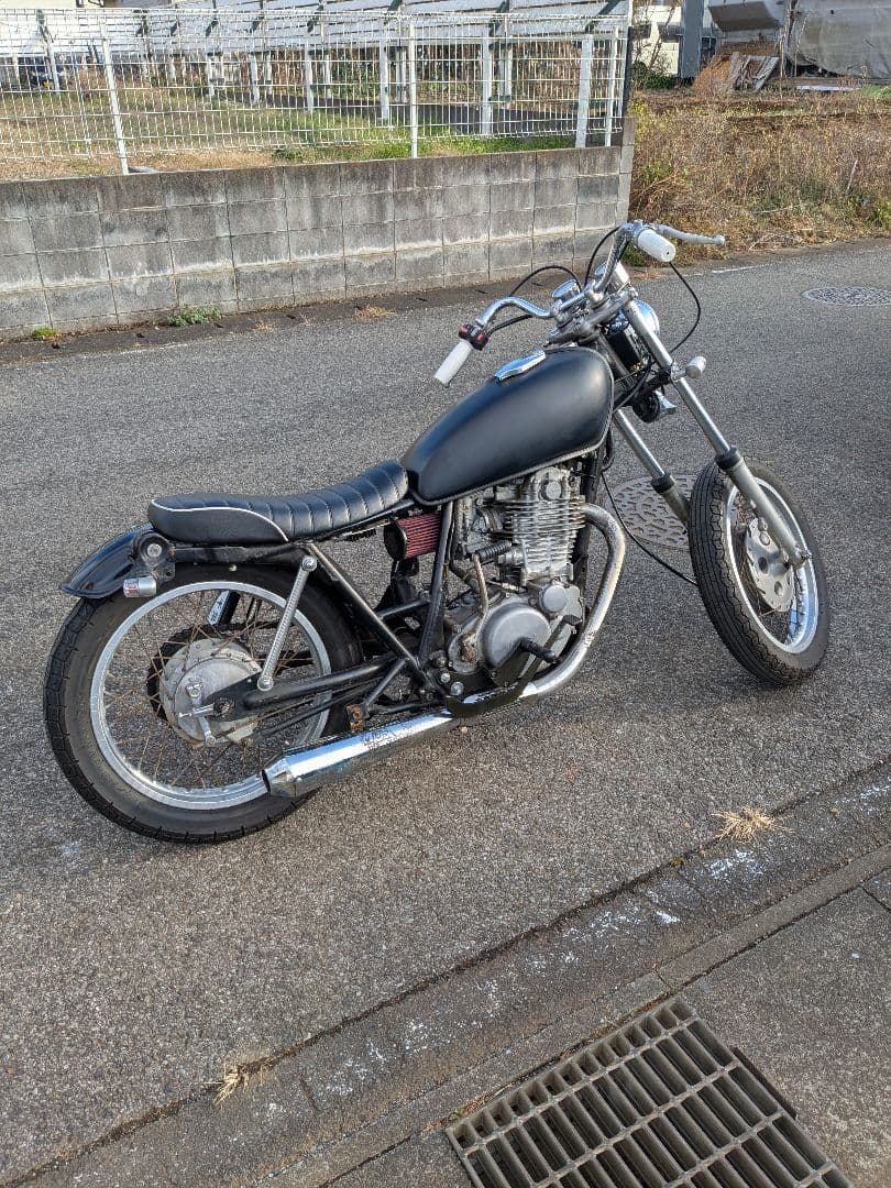 ウッチー様の物！sr400 goods キングシート 合成皮革　タックロール
