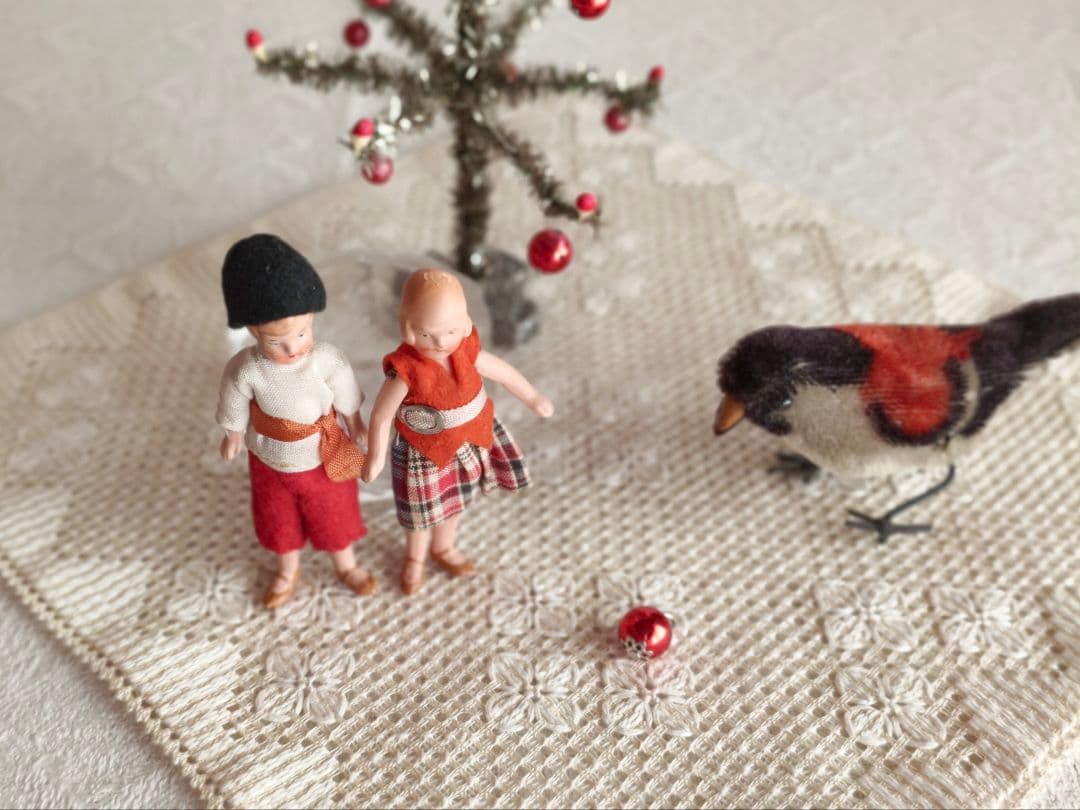 【✳︎toto✳︎さま】antique dolls ❀ 帽子もついた２人のセット