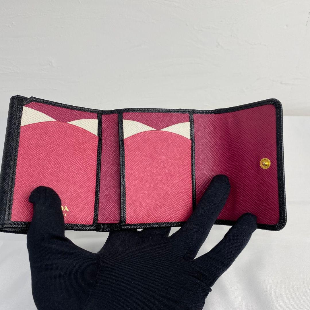 RFID 近年モデル PRADA　サフィアーノレザー 三つ折り財布