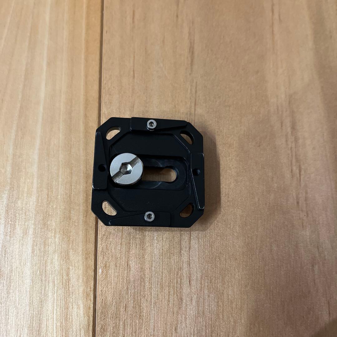 Ulanzi MT-20 カーボン カメラ三脚 軽量 ポータブル 三段式