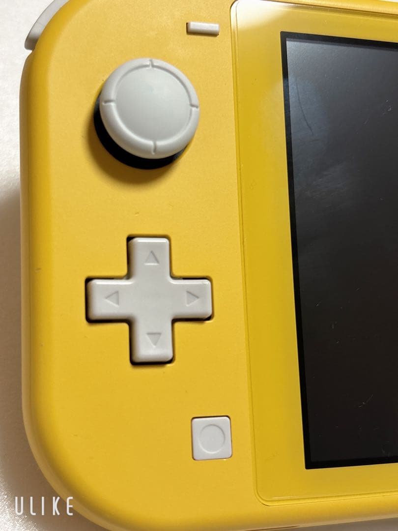 Nintendo Switch Lite イエロー 充電器付き 美品♥️