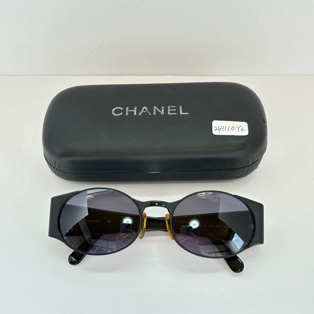 【ショー】CHANEL オーバル型サングラス ブラック