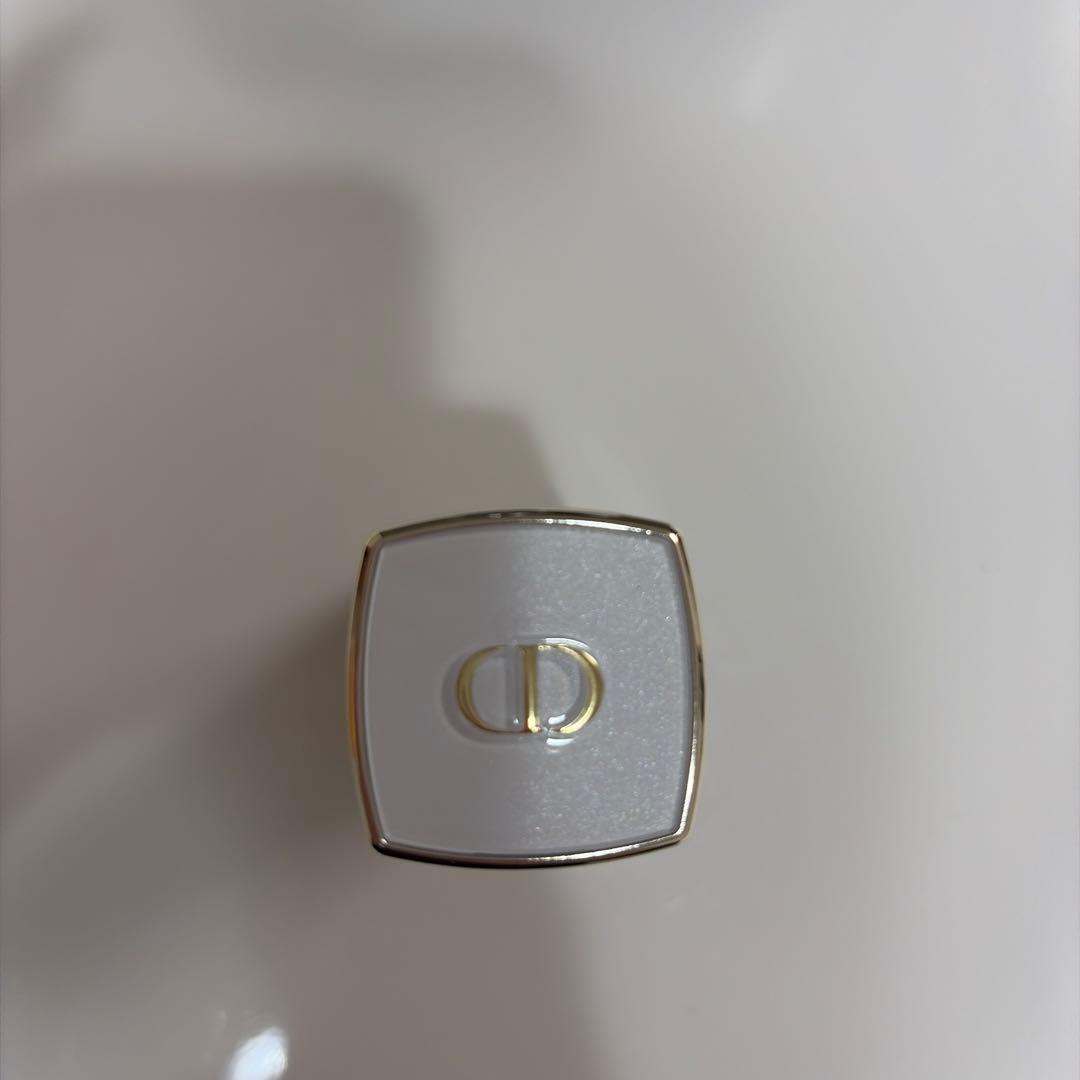 Diorプレステージ　ホワイト ル プロテクターUVルミエールBB01 30ml