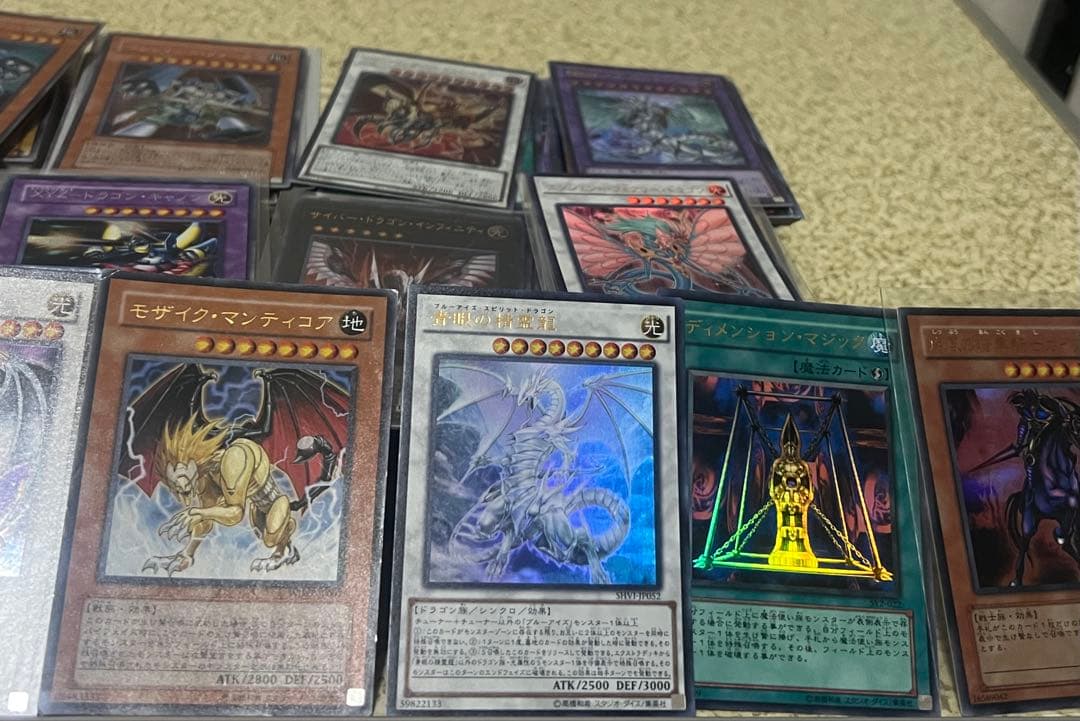 遊戯王まとめ売りスーパーレア以上１０００枚以上まとめ売り引退