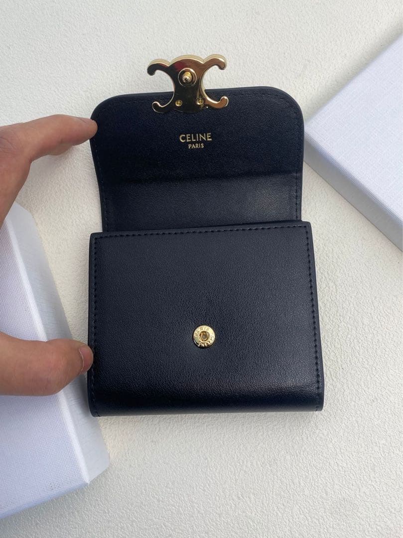 CELINE ブラック 三つ折り