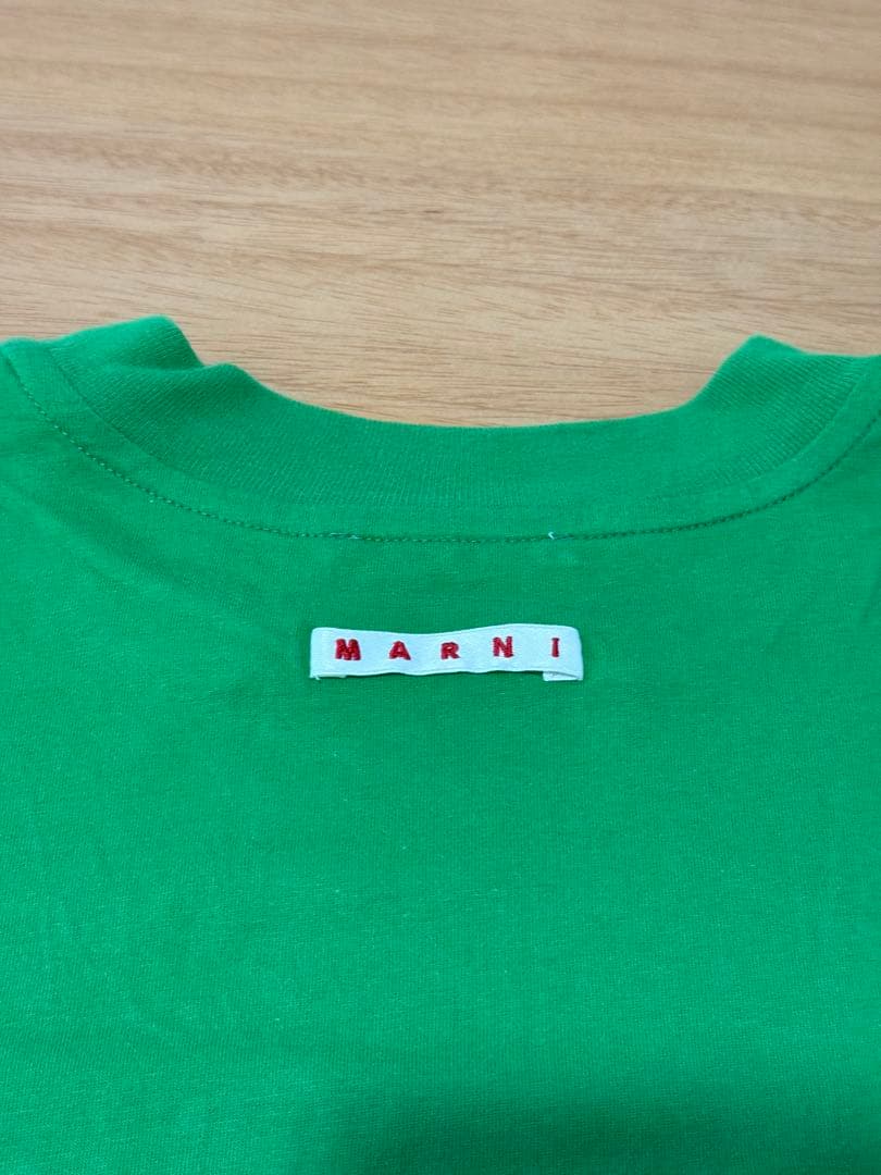 MARNI グリーン ロゴプリント Tシャツ