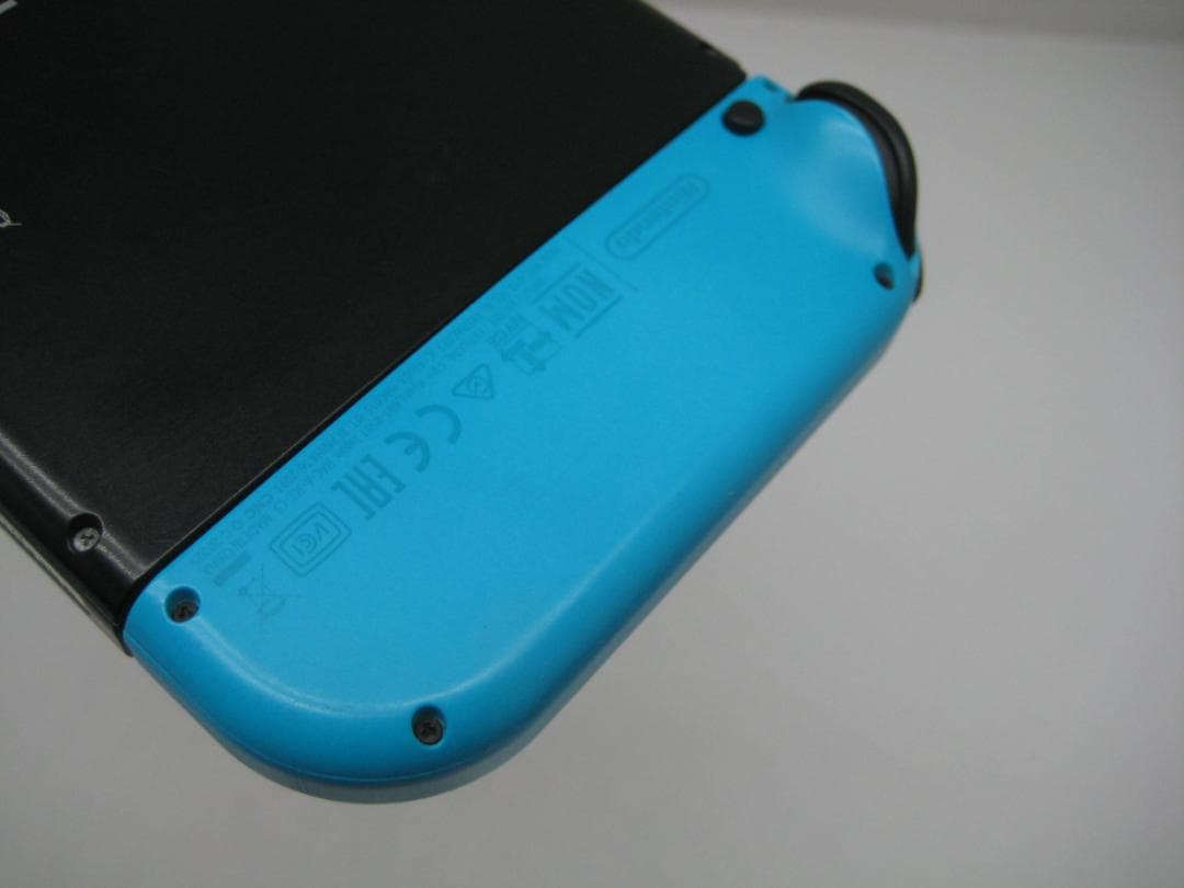 値下げ　Nintendo Switch 本体 青/赤 ケース付き