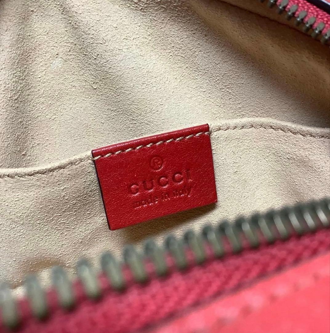 GUCCI ウエストポーチ　ボディバッグ　GGマーモント　レッド