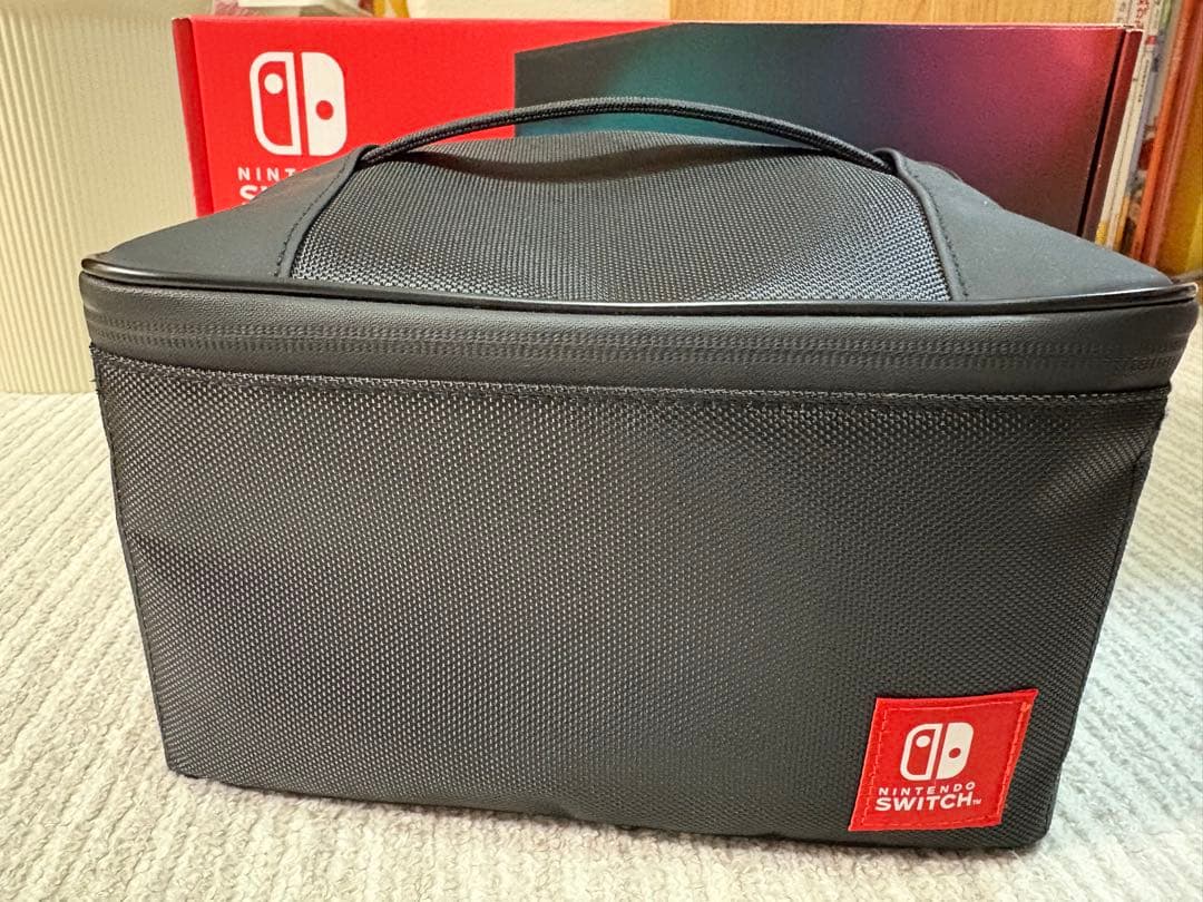 Nintendo Switch 本体、収納ケース付き