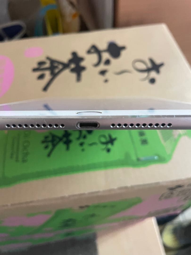 Apple iPad mini 4ホワイト