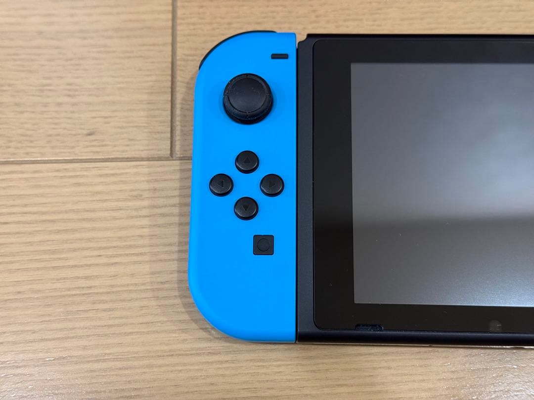 【中古美品】任天堂ニンテンドースイッチSwitch ネオンブルー・レ本体