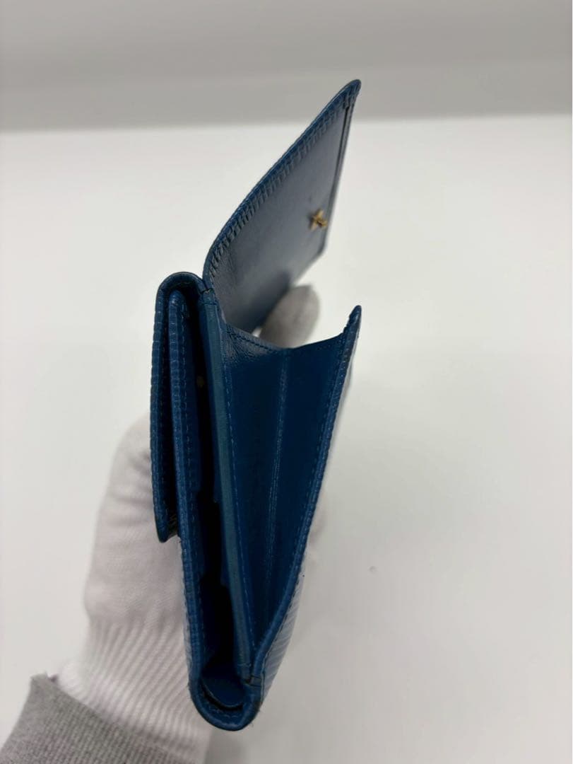 LOUIS VUITTON 青い三つ折り財布