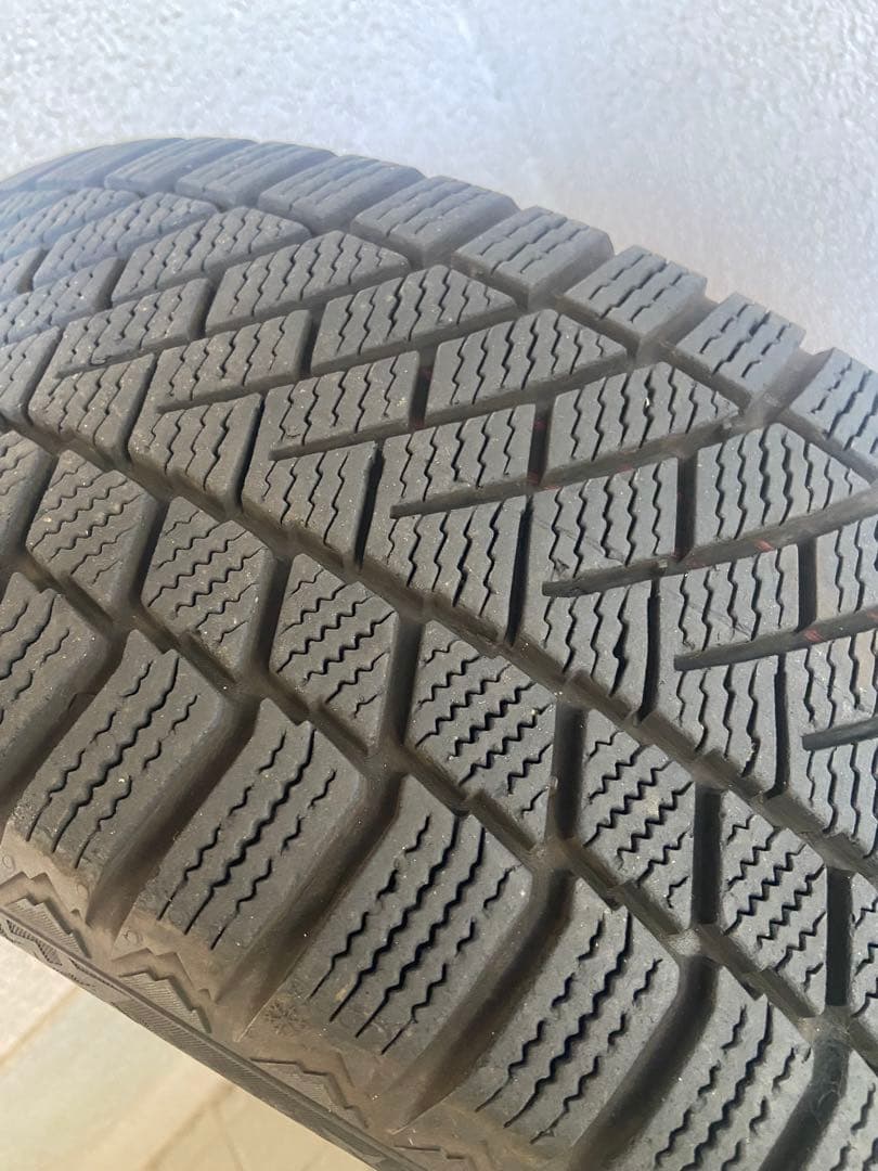 M*様 スタッドレスタイヤ 215/60 R17 ホイール　付きベンツ　配達可能