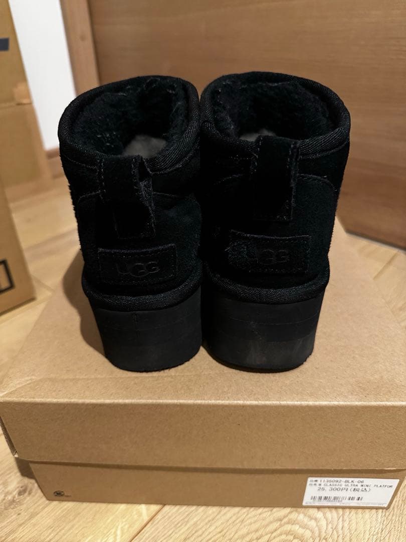 UGG CLASSIC ULTRA MINI PLAT FORM ブラック