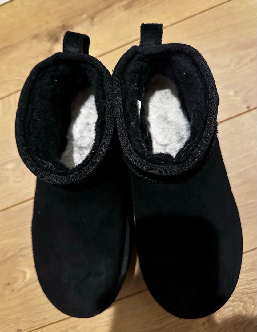 UGG CLASSIC ULTRA MINI PLAT FORM ブラック