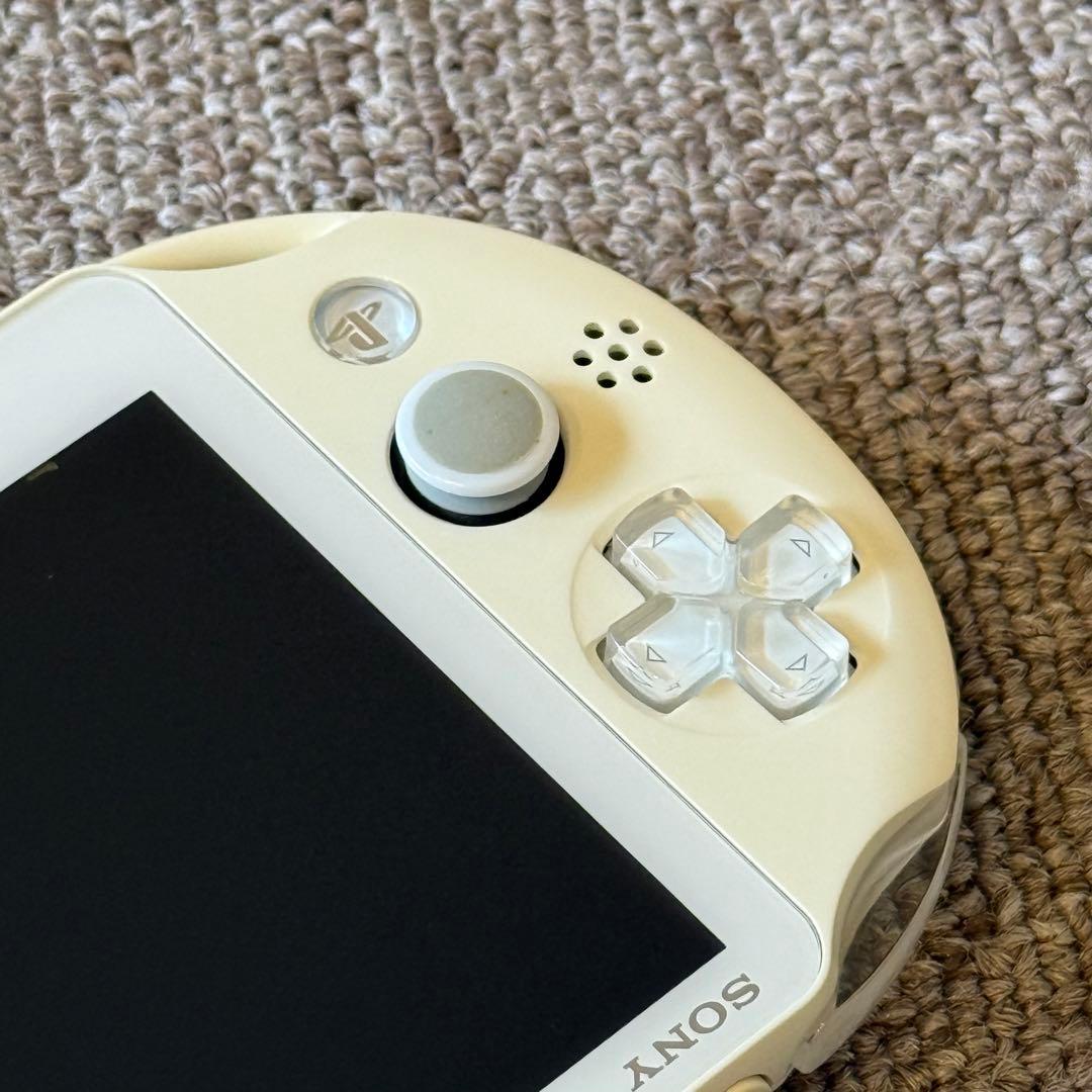 PSVITA PCH-2000 ホワイト