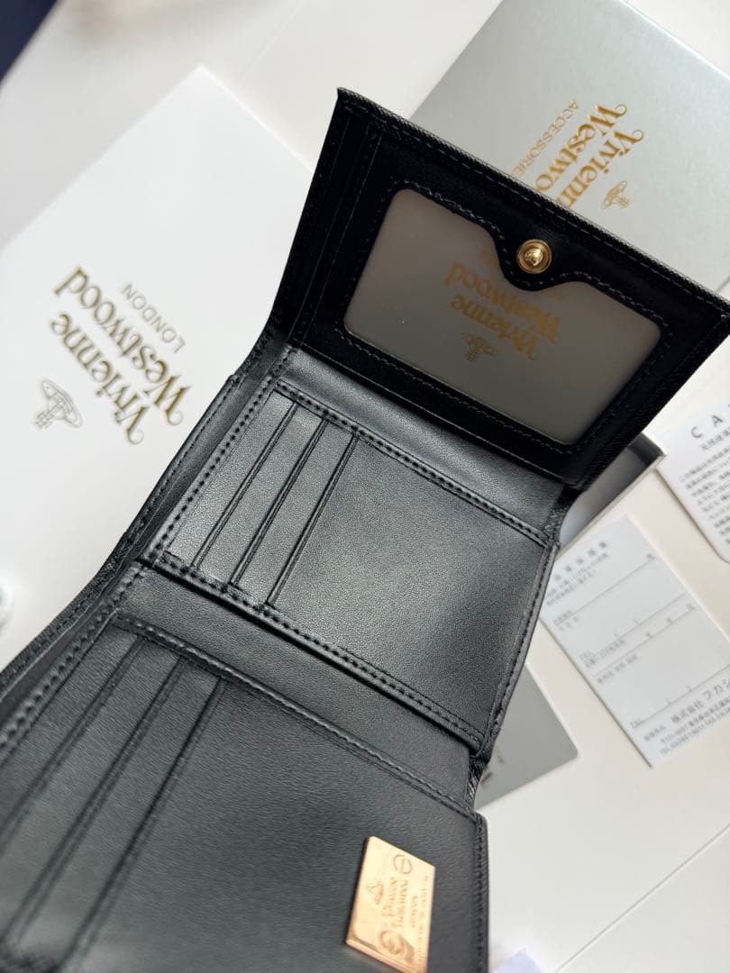 Vivienne Westwood ブラック 三つ折り財布 金マーク　n
