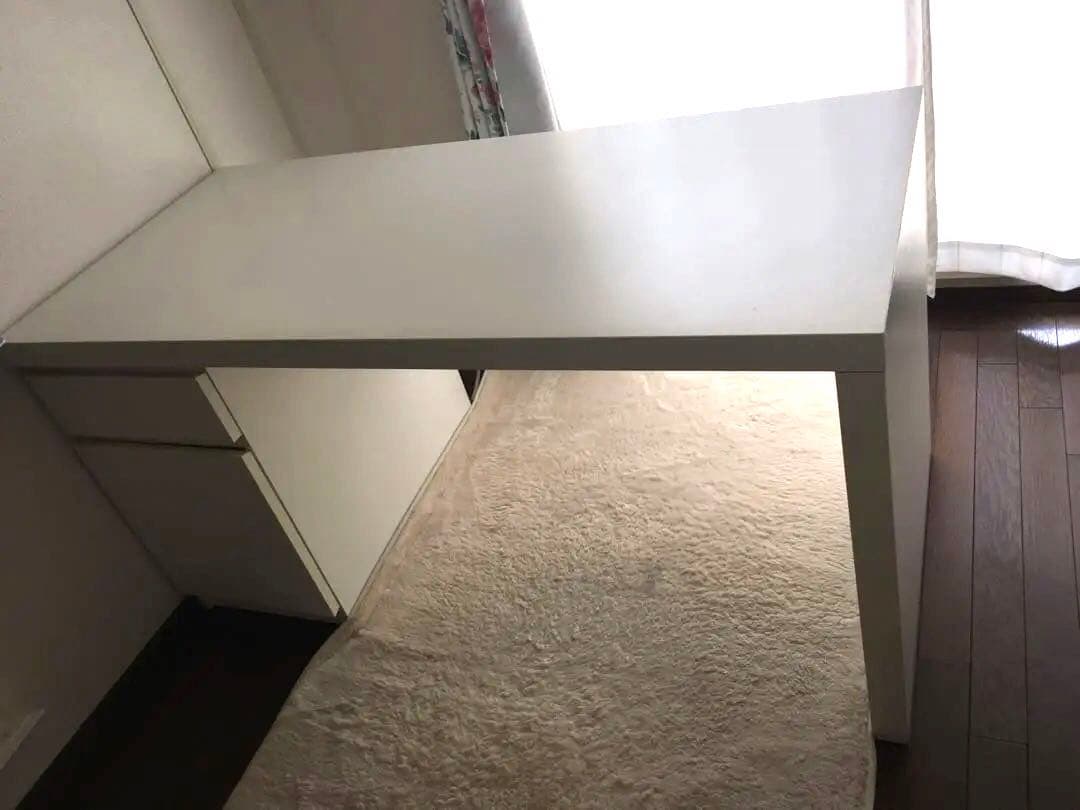 IKEAパソコンデスク MALM