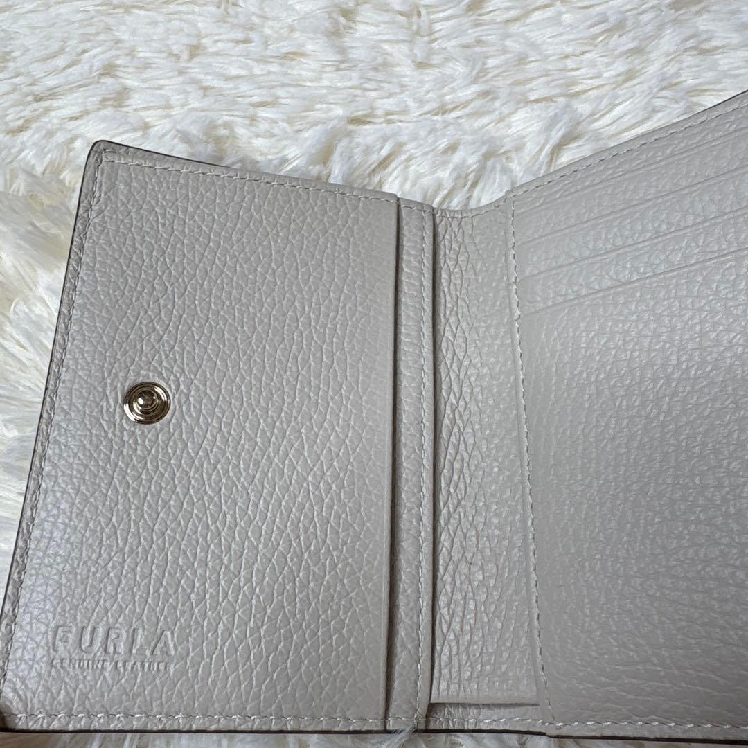【極美品】フルラ 二つ折り財布 ベージュ ピンクベージュ　FURLA