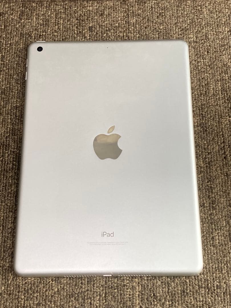 Apple iPad A1822 シルバー 本体 第5世代