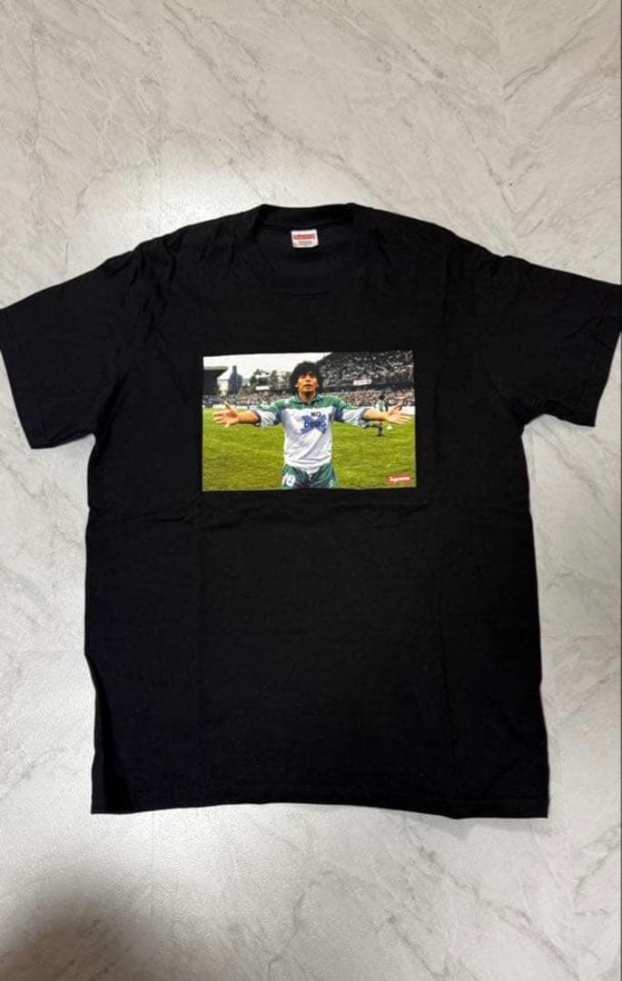 Supreme ブラック Tシャツ マラドーナ